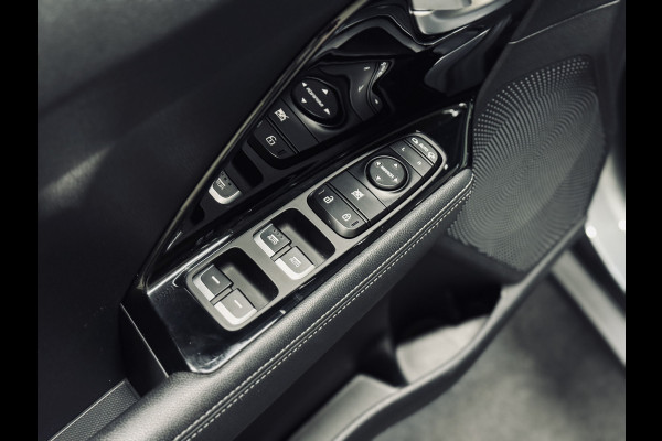 Kia Niro 1.6 GDi Hybrid DynamicLine | Trekhaak | Camera | Navi