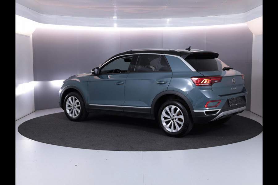 Volkswagen T-Roc 1.5 TSI Style 150 PK DSG | Trekhaak afneembaar | Navigatie | Stoel verwarming en massage | Alcantara |