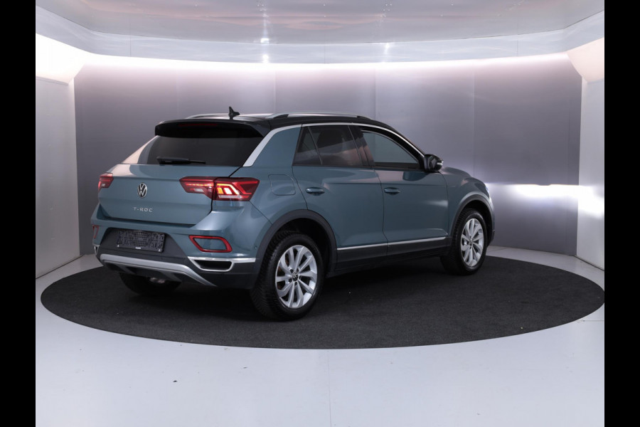 Volkswagen T-Roc 1.5 TSI Style 150 PK DSG | Trekhaak afneembaar | Navigatie | Stoel verwarming en massage | Alcantara |