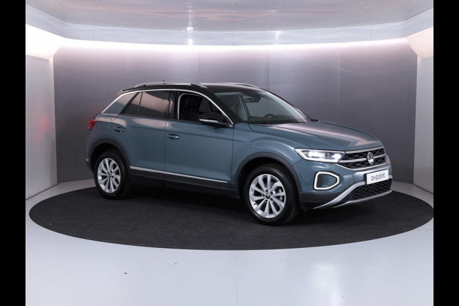Volkswagen T-Roc 1.5 TSI Style 150 PK DSG | Trekhaak afneembaar | Navigatie | Stoel verwarming en massage | Alcantara |