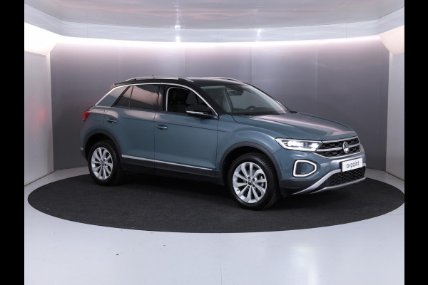 Volkswagen T-Roc 1.5 TSI Style 150 PK DSG | Trekhaak afneembaar | Navigatie | Stoel verwarming en massage | Alcantara |