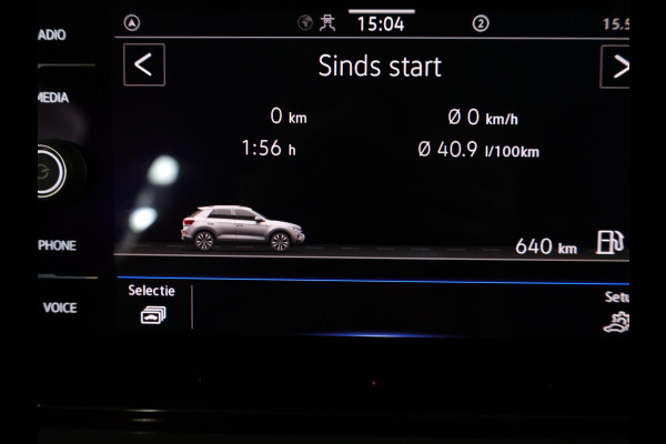 Volkswagen T-Roc 1.5 TSI Style 150 PK DSG | Trekhaak afneembaar | Navigatie | Stoel verwarming en massage | Alcantara |