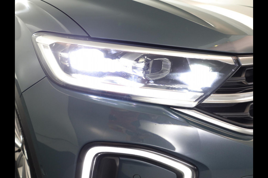Volkswagen T-Roc 1.5 TSI Style 150 PK DSG | Trekhaak afneembaar | Navigatie | Stoel verwarming en massage | Alcantara |