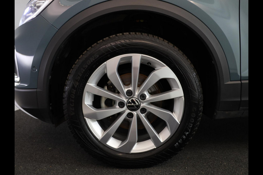 Volkswagen T-Roc 1.5 TSI Style 150 PK DSG | Trekhaak afneembaar | Navigatie | Stoel verwarming en massage | Alcantara |