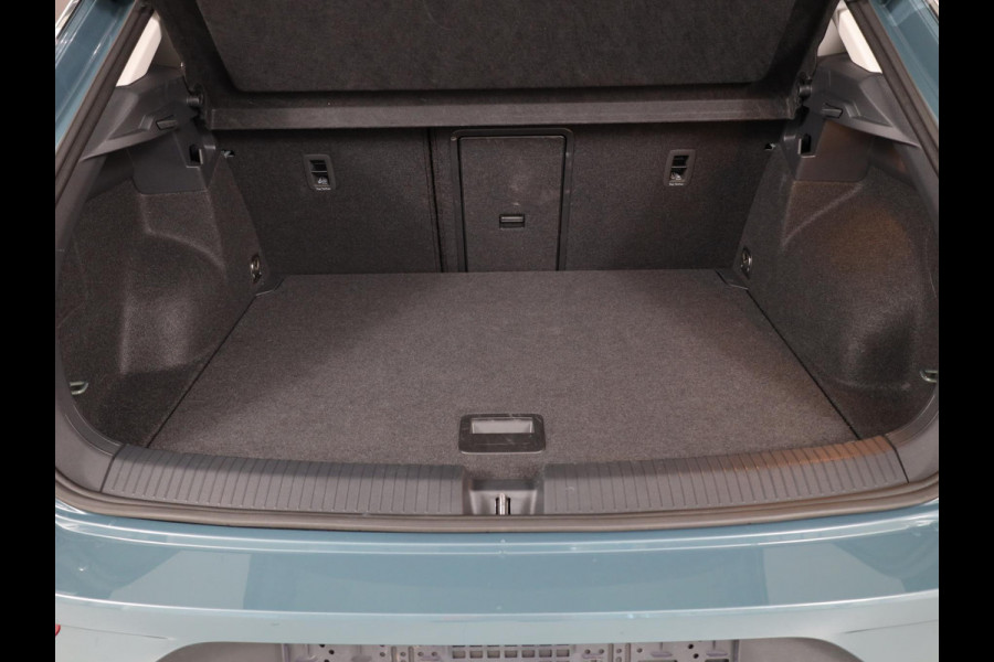 Volkswagen T-Roc 1.5 TSI Style 150 PK DSG | Trekhaak afneembaar | Navigatie | Stoel verwarming en massage | Alcantara |
