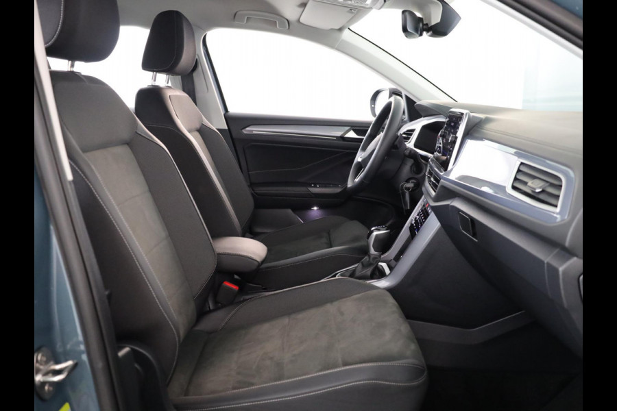 Volkswagen T-Roc 1.5 TSI Style 150 PK DSG | Trekhaak afneembaar | Navigatie | Stoel verwarming en massage | Alcantara |