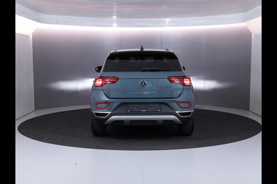 Volkswagen T-Roc 1.5 TSI Style 150 PK DSG | Trekhaak afneembaar | Navigatie | Stoel verwarming en massage | Alcantara |