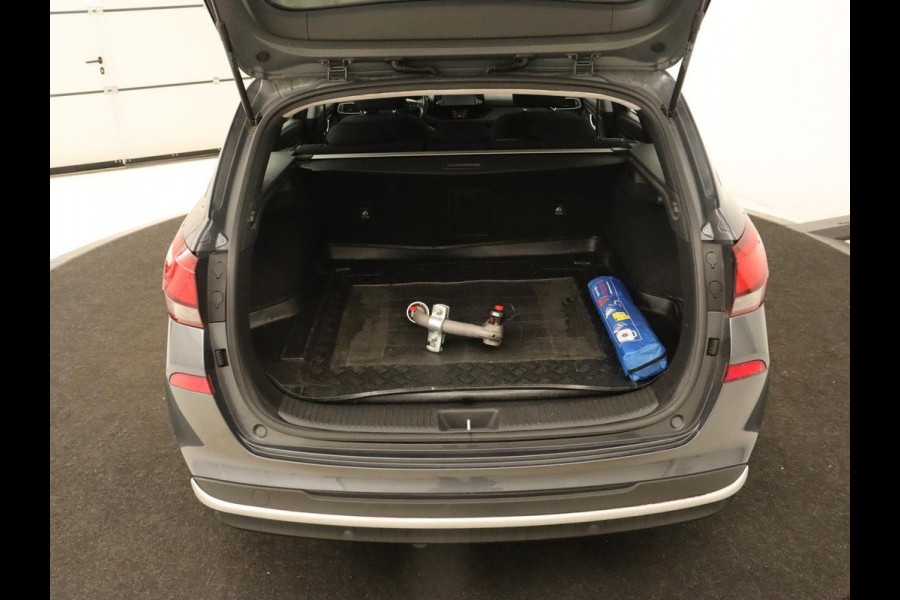 Hyundai i30 1.4 T-GDI Comfort | Carplay | Trekhaak | Camera | Navigatie | Climate control | Cruise control | Parkeerhulp