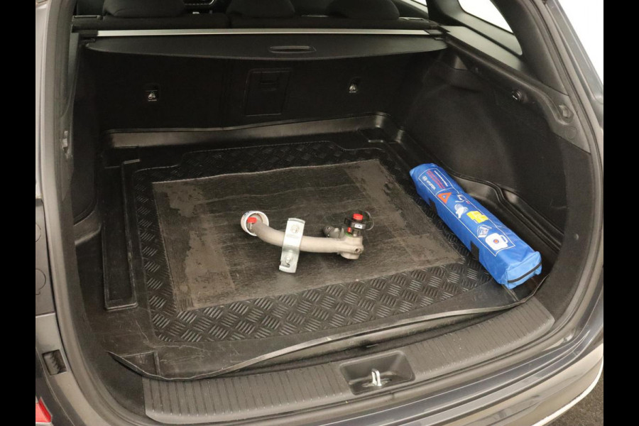 Hyundai i30 1.4 T-GDI Comfort | Carplay | Trekhaak | Camera | Navigatie | Climate control | Cruise control | Parkeerhulp