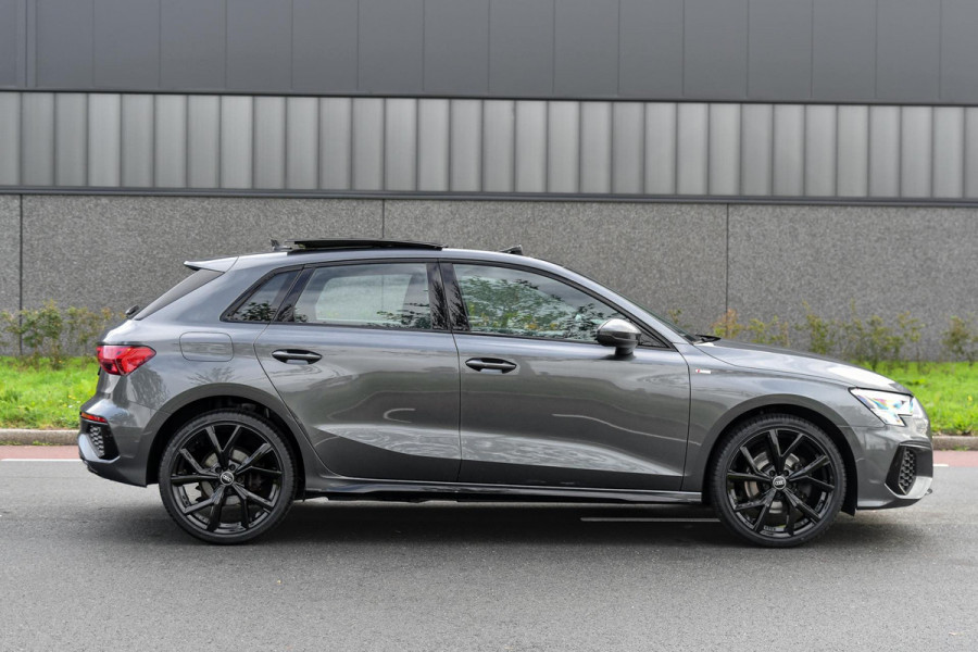 Audi A3 Sportback 40 TFSI e 3x S-Line. RS Zetels, Pano, ACC, Keyless, Camera, Matrix, 19'', CarPlay!
