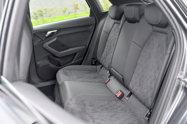 Audi A3 Sportback 40 TFSI e 3x S-Line. RS Zetels, Pano, ACC, Keyless, Camera, Matrix, 19'', CarPlay!