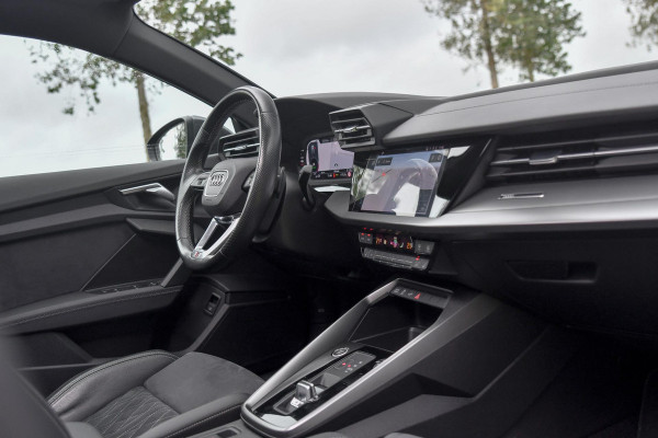 Audi A3 Sportback 40 TFSI e 3x S-Line. RS Zetels, Pano, ACC, Keyless, Camera, Matrix, 19'', CarPlay!