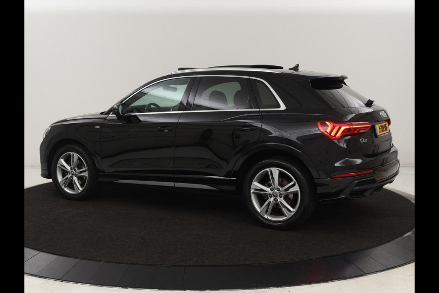 Audi Q3 35 TFSI S Line | Panoramadak | Stoelverwarming | Adaptive cruise | Camera | Carplay | Virtual Cockpit | Navigatie | Sportstoelen | Half leder | Climate control | Virtual Cockpit