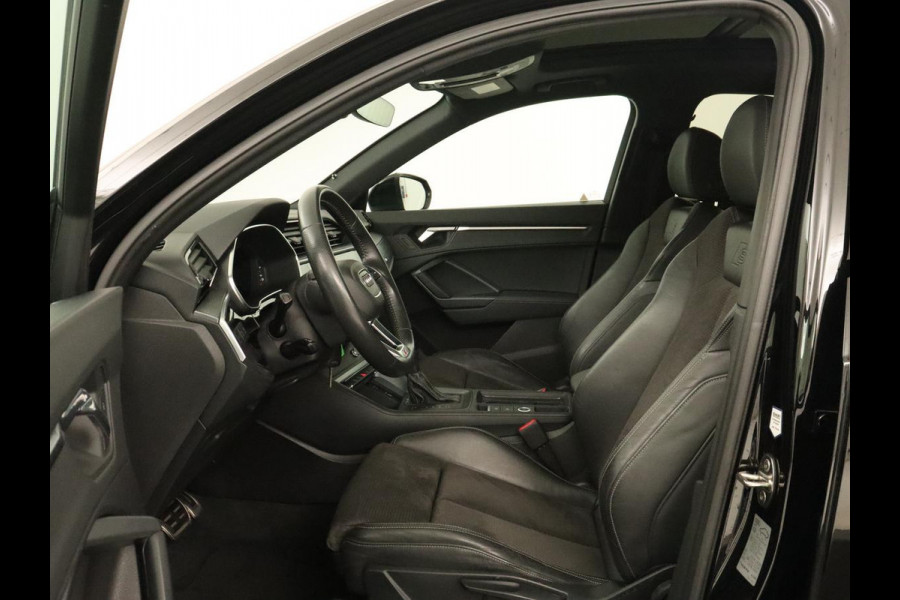 Audi Q3 35 TFSI S Line | Panoramadak | Stoelverwarming | Adaptive cruise | Camera | Carplay | Virtual Cockpit | Navigatie | Sportstoelen | Half leder | Climate control | Virtual Cockpit
