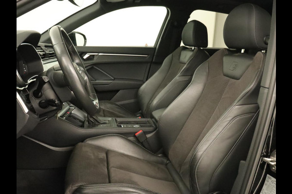Audi Q3 35 TFSI S Line | Panoramadak | Stoelverwarming | Adaptive cruise | Camera | Carplay | Virtual Cockpit | Navigatie | Sportstoelen | Half leder | Climate control | Virtual Cockpit