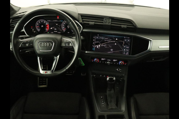 Audi Q3 35 TFSI S Line | Panoramadak | Stoelverwarming | Adaptive cruise | Camera | Carplay | Virtual Cockpit | Navigatie | Sportstoelen | Half leder | Climate control | Virtual Cockpit