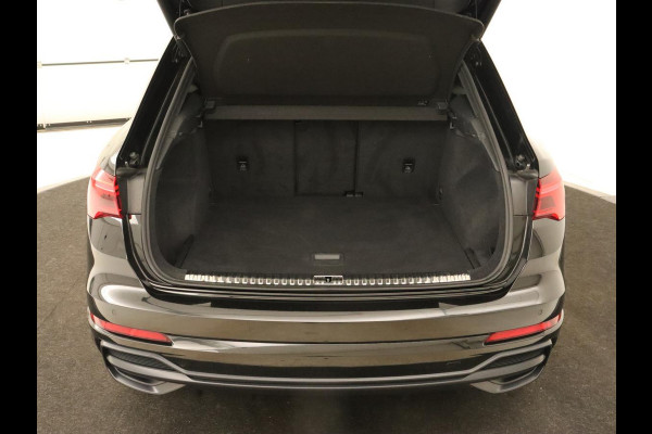 Audi Q3 35 TFSI S Line | Panoramadak | Stoelverwarming | Adaptive cruise | Camera | Carplay | Virtual Cockpit | Navigatie | Sportstoelen | Half leder | Climate control | Virtual Cockpit