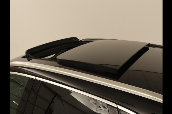 Audi Q3 35 TFSI S Line | Panoramadak | Stoelverwarming | Adaptive cruise | Camera | Carplay | Virtual Cockpit | Navigatie | Sportstoelen | Half leder | Climate control | Virtual Cockpit