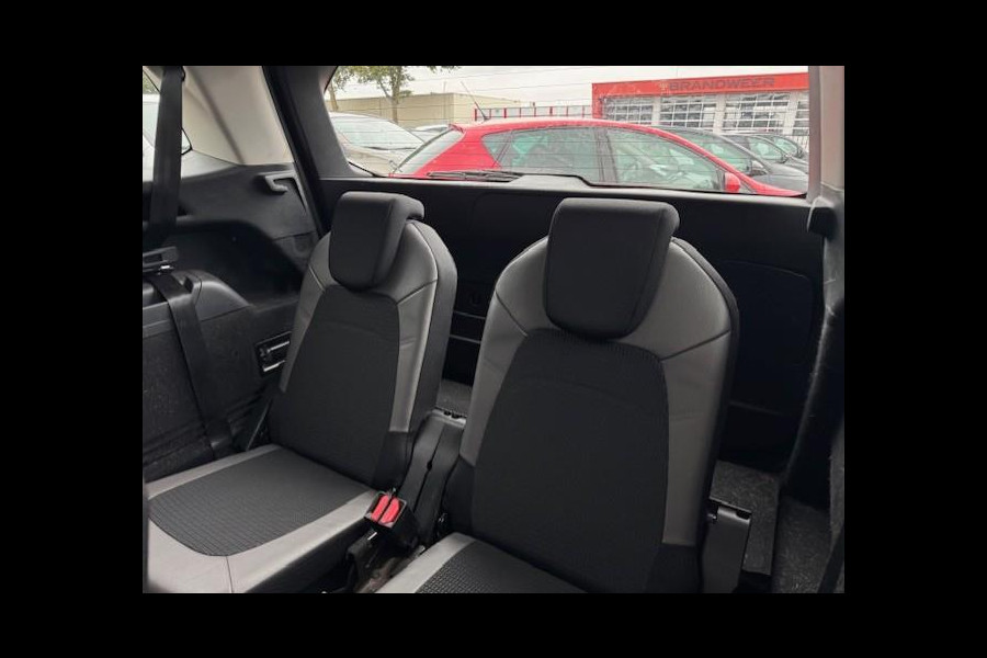Citroën Grand C4 Picasso 1.2 Business - 7 personen - Massage