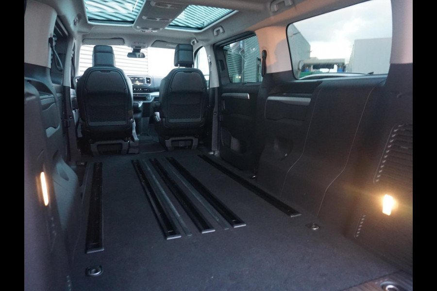 Opel Zafira-e Life 75 kWh 6-persoons VIP uitvoering, voorzien van alle opties Opel Zafira-e Life 75 kWh 6-persoons VIP uitvoering, voorzien van alle opties