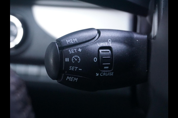 Opel Zafira-e Life 75 kWh 6-persoons VIP uitvoering, voorzien van alle opties Opel Zafira-e Life 75 kWh 6-persoons VIP uitvoering, voorzien van alle opties