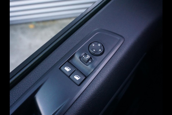 Opel Zafira-e Life 75 kWh 6-persoons VIP uitvoering, voorzien van alle opties Opel Zafira-e Life 75 kWh 6-persoons VIP uitvoering, voorzien van alle opties