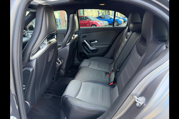 Mercedes-Benz A-Klasse AMG 35 4MATIC AMG/ Panorama