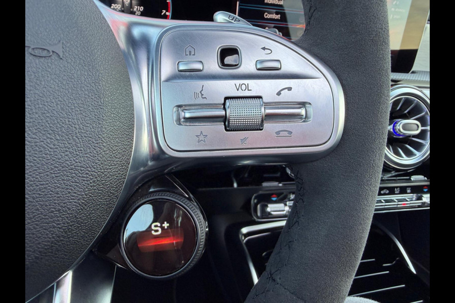 Mercedes-Benz A-Klasse AMG 35 4MATIC AMG/ Panorama