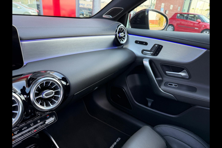 Mercedes-Benz A-Klasse AMG 35 4MATIC AMG/ Panorama