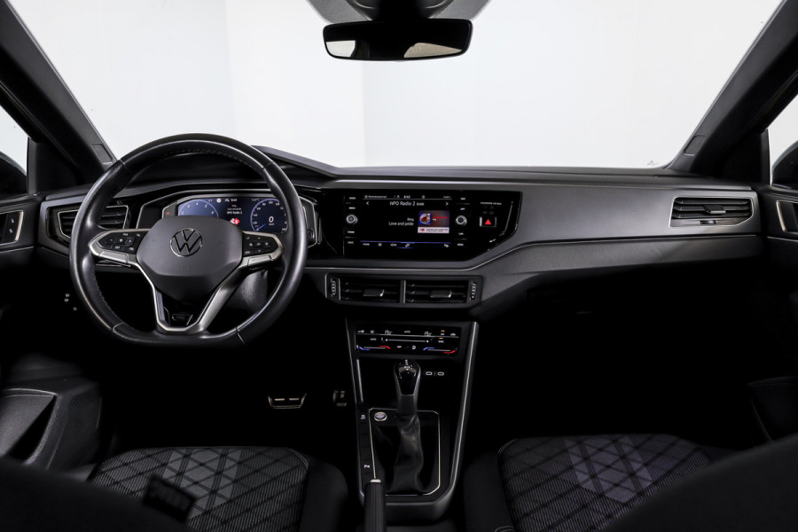 Volkswagen Taigo 1.0 TSI 110 PK R-Line Business - Automaat | Dig. Cockpit | Adapt. Cruise | PDC | Camera | NAV + App.Connect | ECC | DAB | LM 17" |