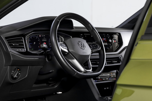 Volkswagen Taigo 1.0 TSI 110 PK R-Line Business - Automaat | Dig. Cockpit | Adapt. Cruise | PDC | Camera | NAV + App.Connect | ECC | DAB | LM 17" |