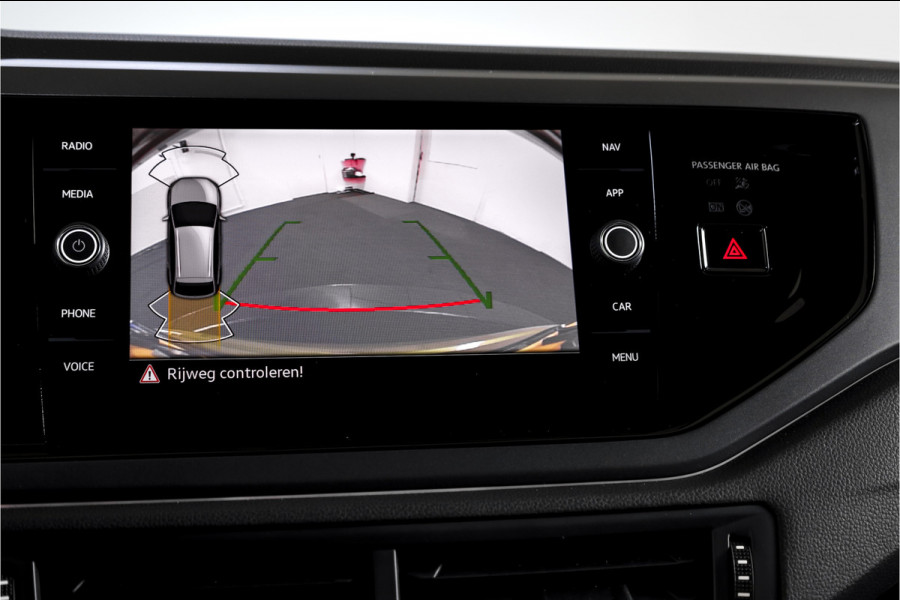 Volkswagen Taigo 1.0 TSI 110 PK R-Line Business - Automaat | Dig. Cockpit | Adapt. Cruise | PDC | Camera | NAV + App.Connect | ECC | DAB | LM 17" |