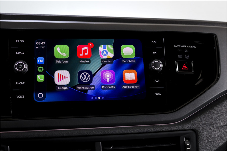 Volkswagen Taigo 1.0 TSI 110 PK R-Line Business - Automaat | Dig. Cockpit | Adapt. Cruise | PDC | Camera | NAV + App.Connect | ECC | DAB | LM 17" |