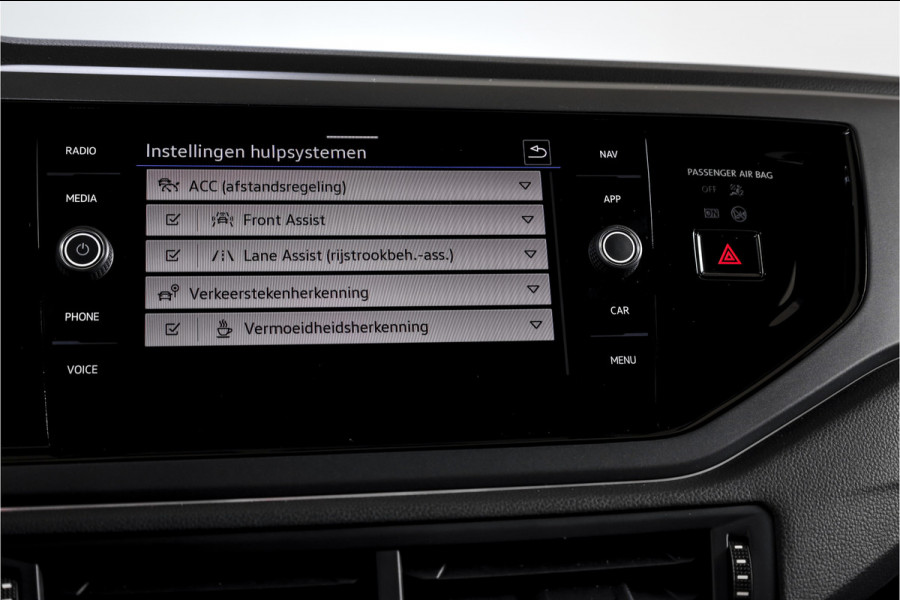 Volkswagen Taigo 1.0 TSI 110 PK R-Line Business - Automaat | Dig. Cockpit | Adapt. Cruise | PDC | Camera | NAV + App.Connect | ECC | DAB | LM 17" |