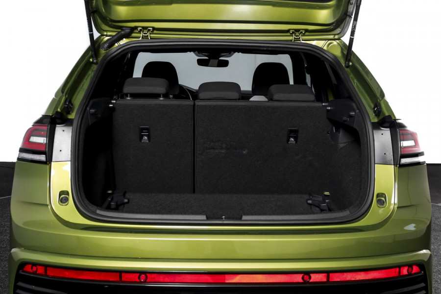 Volkswagen Taigo 1.0 TSI 110 PK R-Line Business - Automaat | Dig. Cockpit | Adapt. Cruise | PDC | Camera | NAV + App.Connect | ECC | DAB | LM 17" |