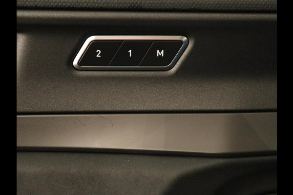 Lynk & Co 01 1.5 Plug In | Panoramadak | Infinity by Harman | Camera | Adaptive cruise | Stoelverwarming | Carplay | Memory | Full LED | PHEV