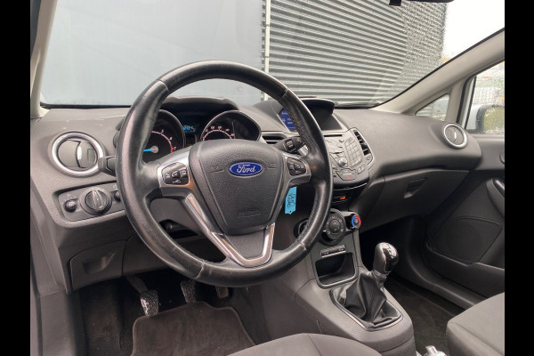Ford Fiesta BWJ 2017 | 1.0 81PK Style Ultimate | AIRCO | PDC 2X | CRUISE | NAVI | LICHTMETAAL |
