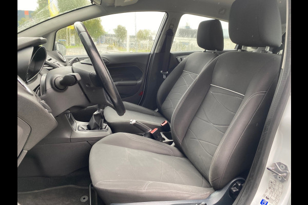 Ford Fiesta BWJ 2017 | 1.0 81PK Style Ultimate | AIRCO | PDC 2X | CRUISE | NAVI | LICHTMETAAL |
