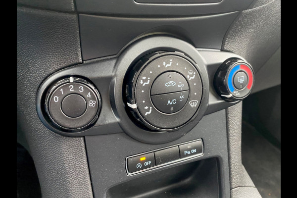 Ford Fiesta BWJ 2017 | 1.0 81PK Style Ultimate | AIRCO | PDC 2X | CRUISE | NAVI | LICHTMETAAL |