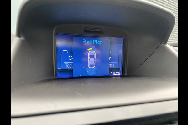 Ford Fiesta BWJ 2017 | 1.0 81PK Style Ultimate | AIRCO | PDC 2X | CRUISE | NAVI | LICHTMETAAL |