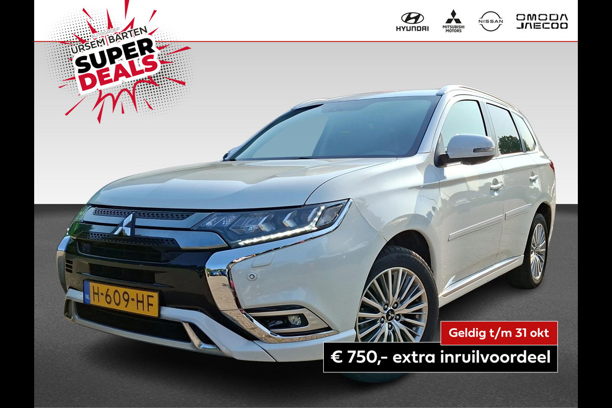 Mitsubishi Outlander 2.4 PHEV Intense+ schuifdak | trekhaak | elektrische achterklep Mitsubishi Outlander 2.4 PHEV Intense+ schuifdak | trekhaak | elektrische achterklep