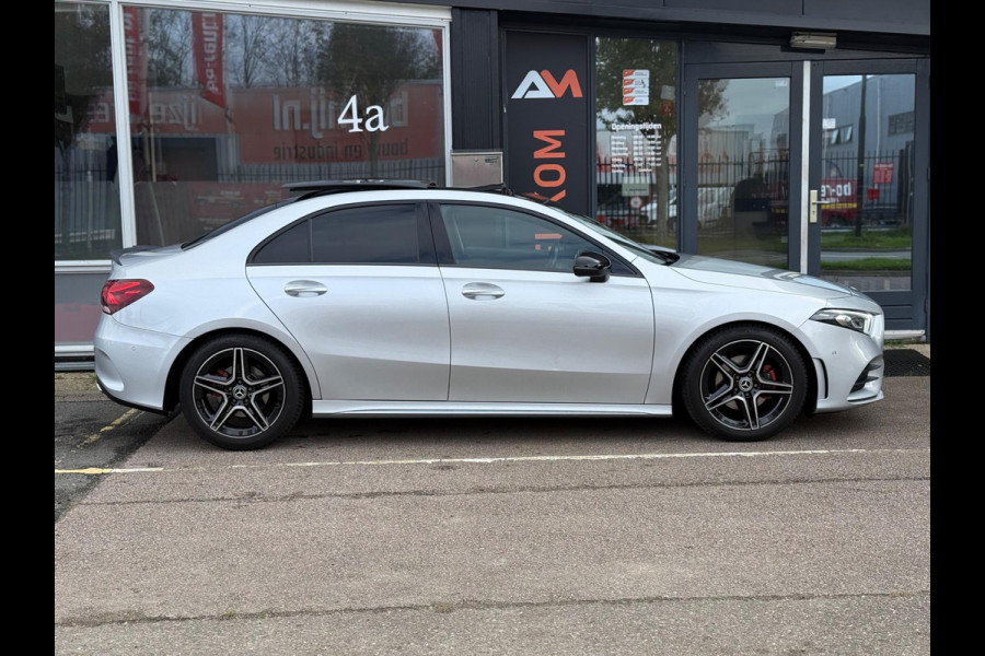 Mercedes-Benz A-Klasse 200 Premium | Pano | Memory | Sfeer | Keyless