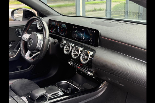 Mercedes-Benz A-Klasse 200 Premium | Pano | Memory | Sfeer | Keyless