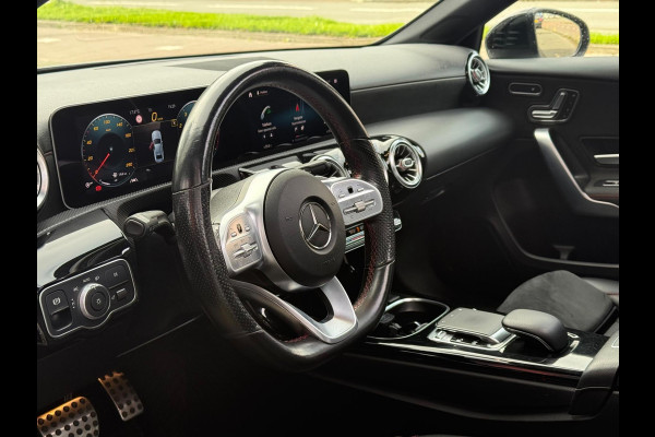 Mercedes-Benz A-Klasse 200 Premium | Pano | Memory | Sfeer | Keyless