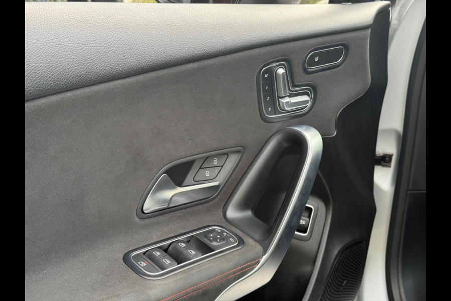 Mercedes-Benz A-Klasse 200 Premium | Pano | Memory | Sfeer | Keyless