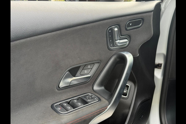 Mercedes-Benz A-Klasse 200 Premium | Pano | Memory | Sfeer | Keyless