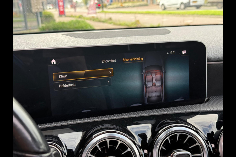 Mercedes-Benz A-Klasse 200 Premium | Pano | Memory | Sfeer | Keyless