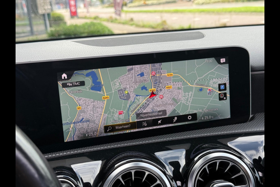 Mercedes-Benz A-Klasse 200 Premium | Pano | Memory | Sfeer | Keyless