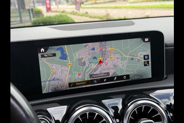 Mercedes-Benz A-Klasse 200 Premium | Pano | Memory | Sfeer | Keyless