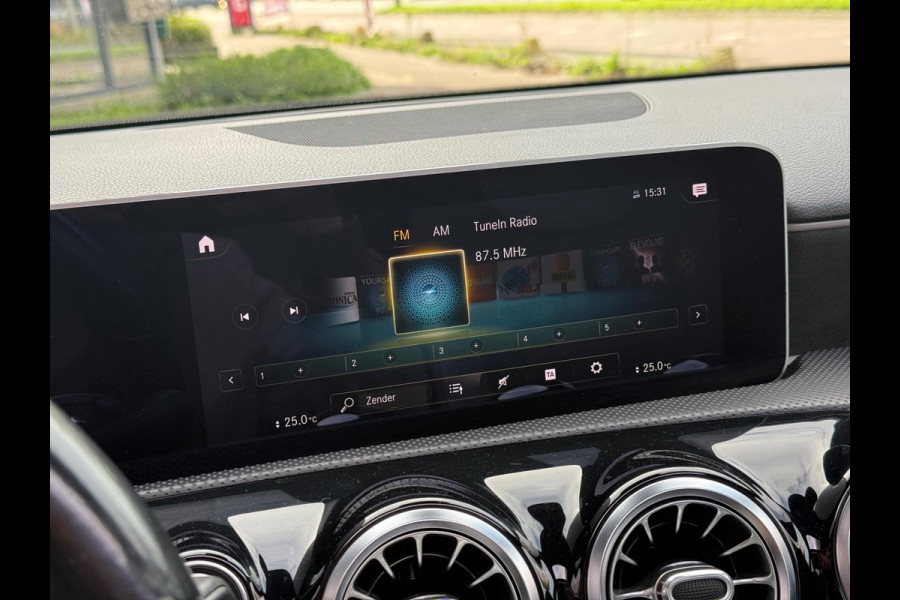 Mercedes-Benz A-Klasse 200 Premium | Pano | Memory | Sfeer | Keyless